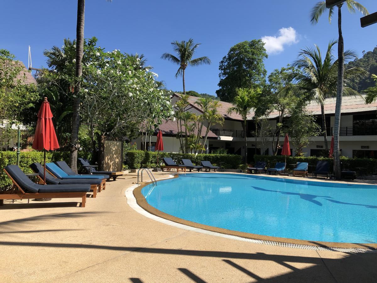 Bamboo Beach Hotel & Spa Patong Екстер'єр фото