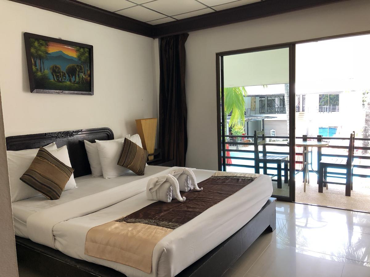 Bamboo Beach Hotel & Spa Patong Екстер'єр фото