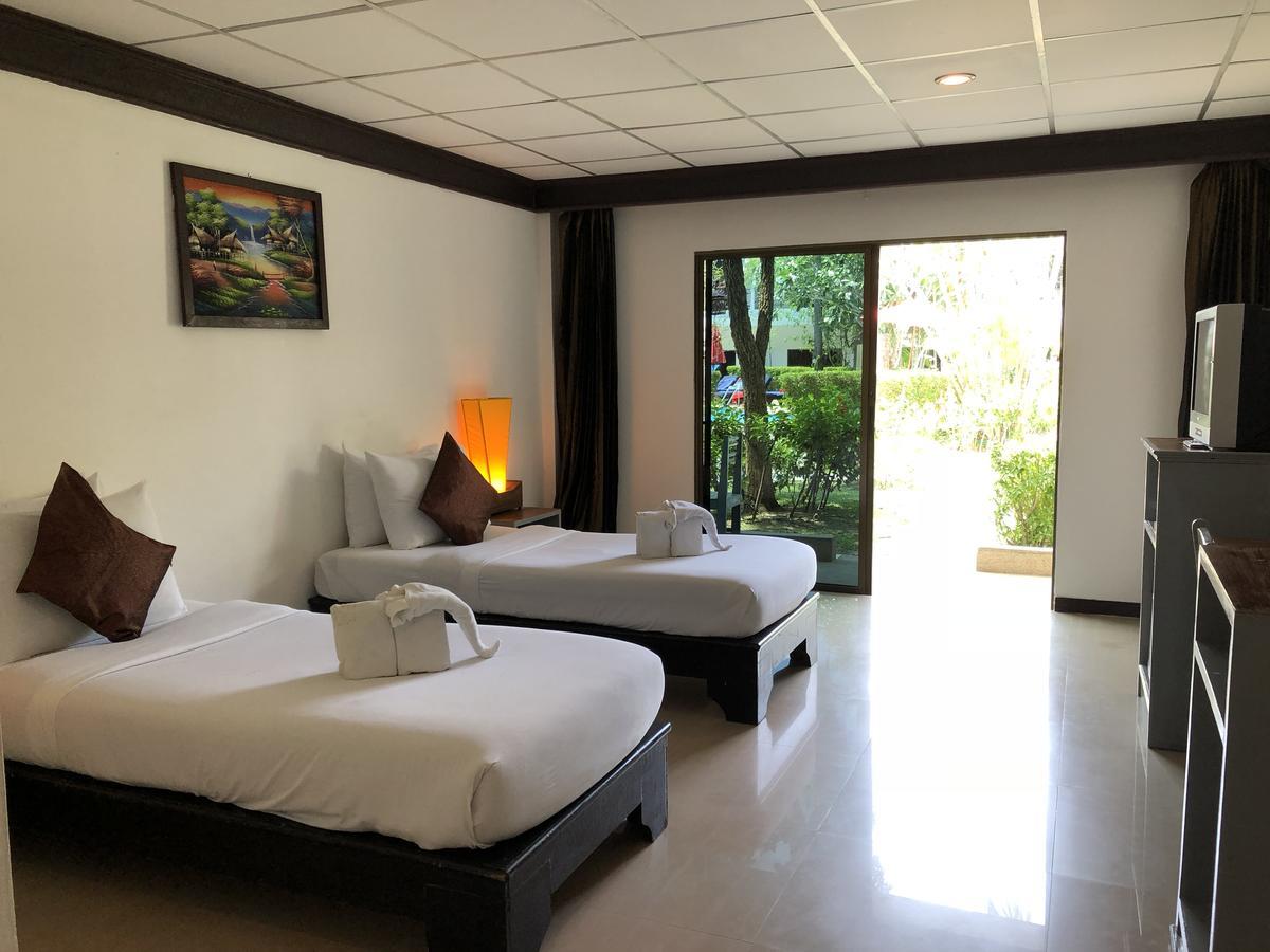 Bamboo Beach Hotel & Spa Patong Екстер'єр фото