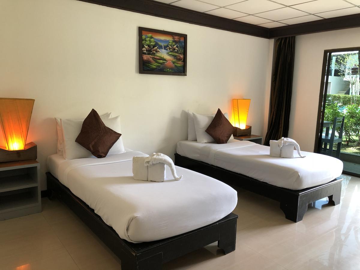Bamboo Beach Hotel & Spa Patong Екстер'єр фото