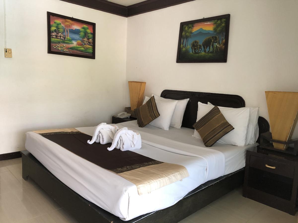 Bamboo Beach Hotel & Spa Patong Екстер'єр фото