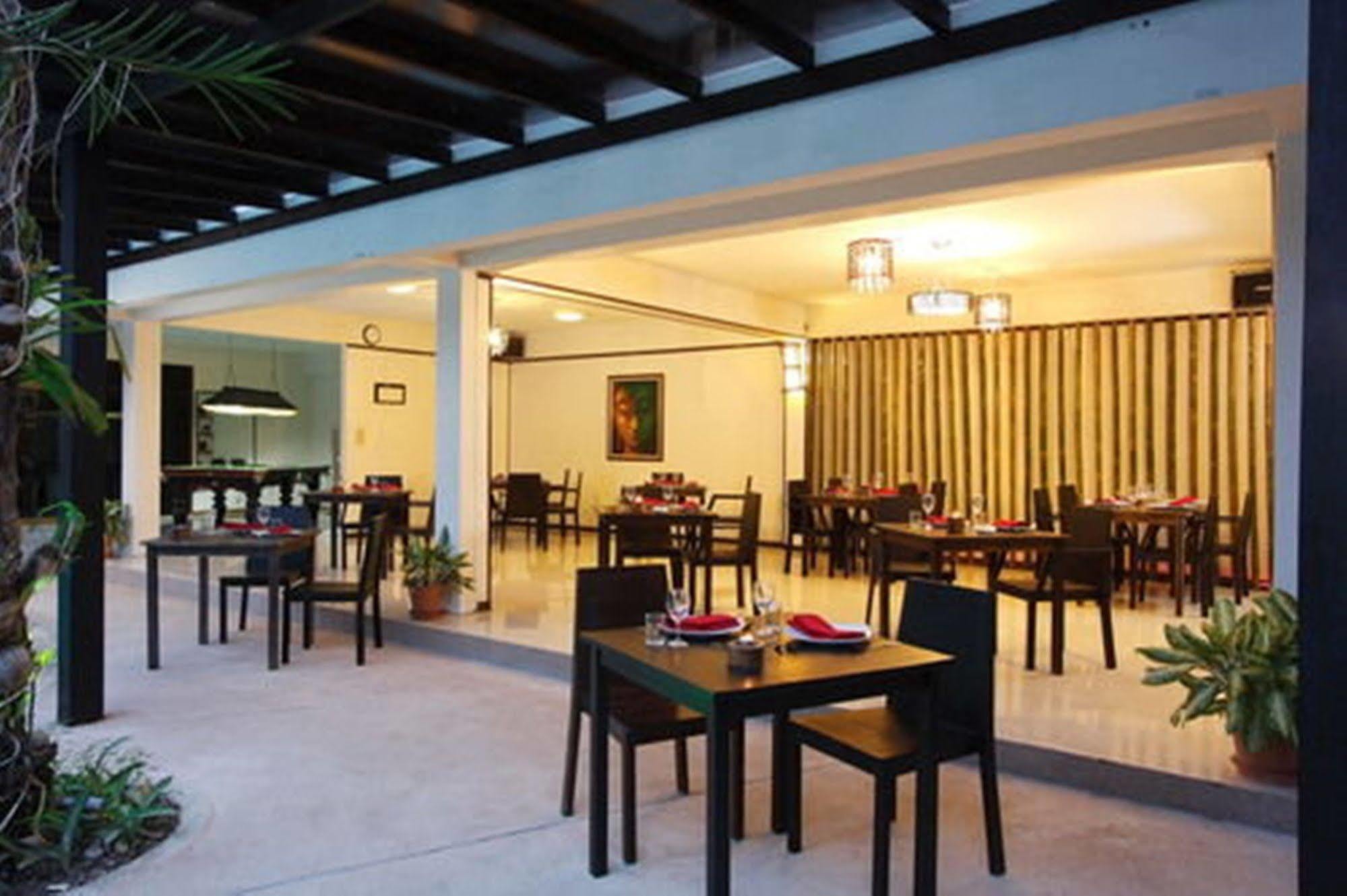 Bamboo Beach Hotel & Spa Patong Екстер'єр фото
